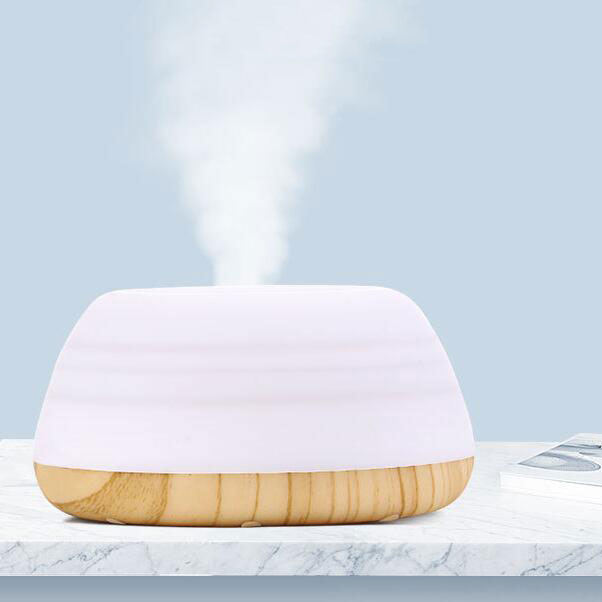 ເຄື່ອງເຕີມນ້ ຳ ມັນລົດ Mini Mini Rechargeable Humidifier Diffuser